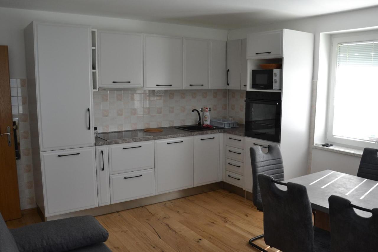 Apartma Ob Potoku Luce ภายนอก รูปภาพ