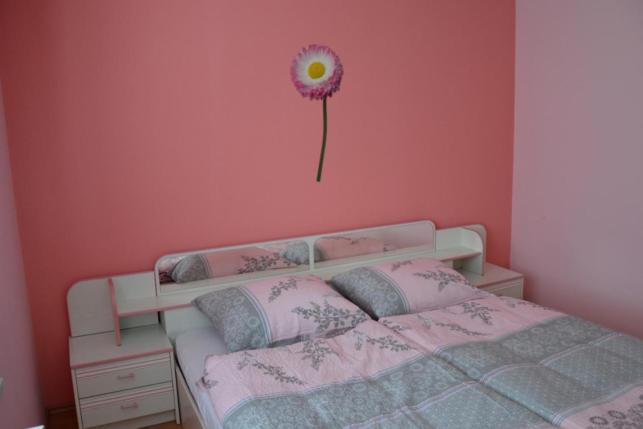 Apartma Ob Potoku Luce ภายนอก รูปภาพ